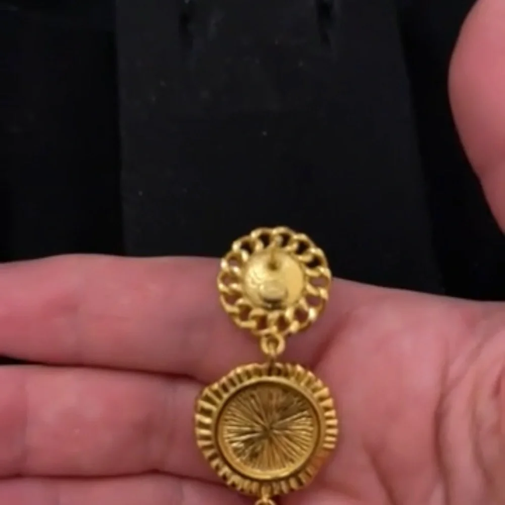 Chanel large earrings‎